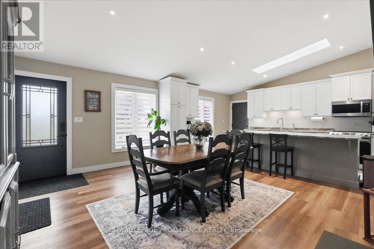 À vendre : 300 FARNHAM ROAD, Belleville (Thurlow Ward), Ontario K8N0P1 ...