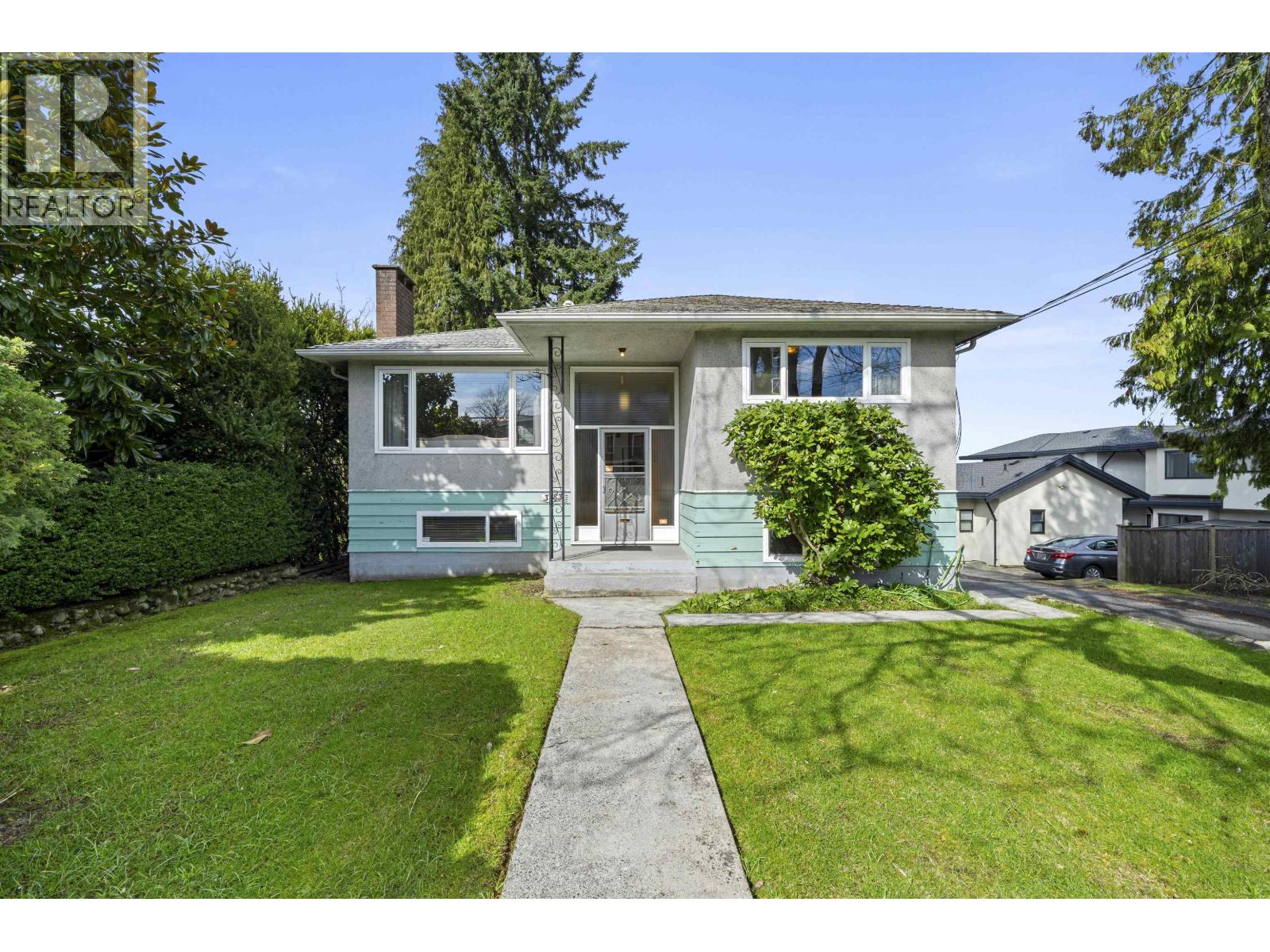 3783 PRICE STREET|Burnaby, British Columbia V5G2K9