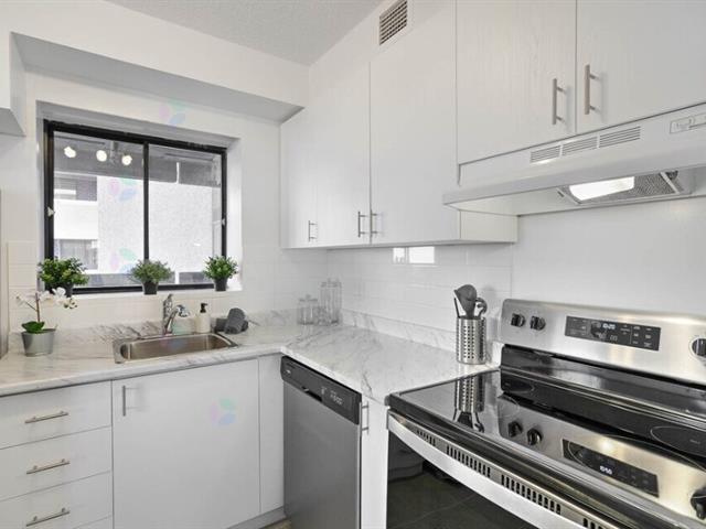 5199 Rue Sherbrooke E.