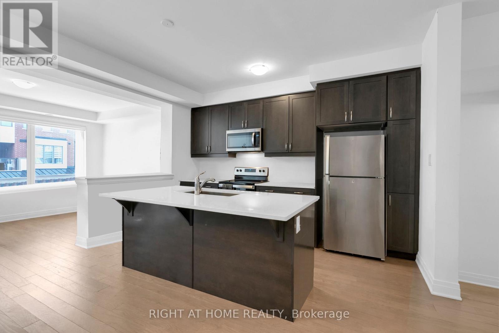 Row / Townhouse for Sale in 5125 VETERE STREET|Mississauga (Churchill Meadows), Ontario L5M2S8 5