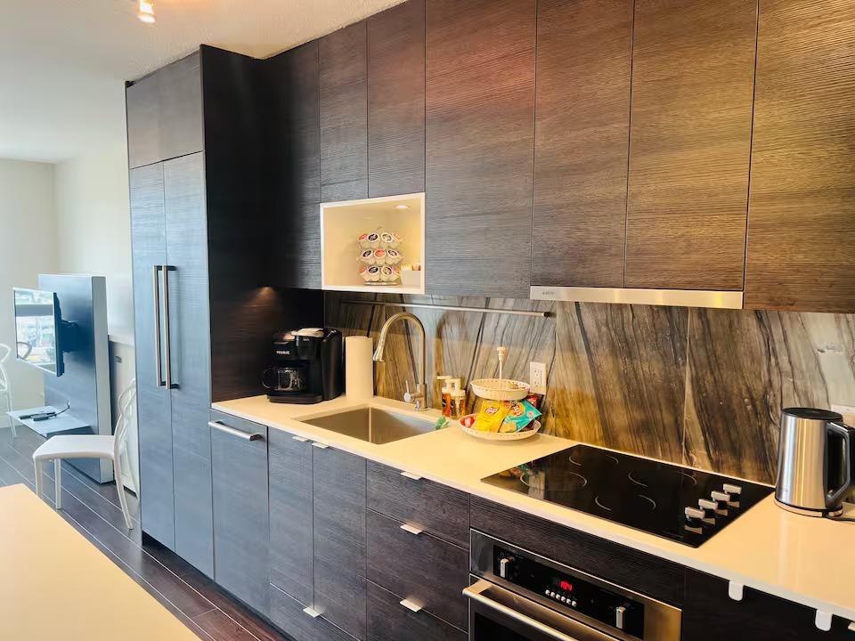 For sale: 1609 13398 104 AVENUE, Surrey, British Columbia V3T1V6 ...