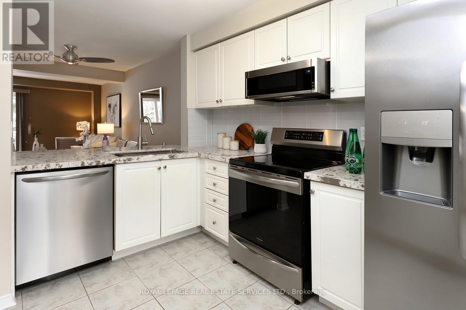 Row / Townhouse for Sale in 67 - 1575 SOUTH PARADE COURT|Mississauga (East Credit), Ontario L5M6E9 4