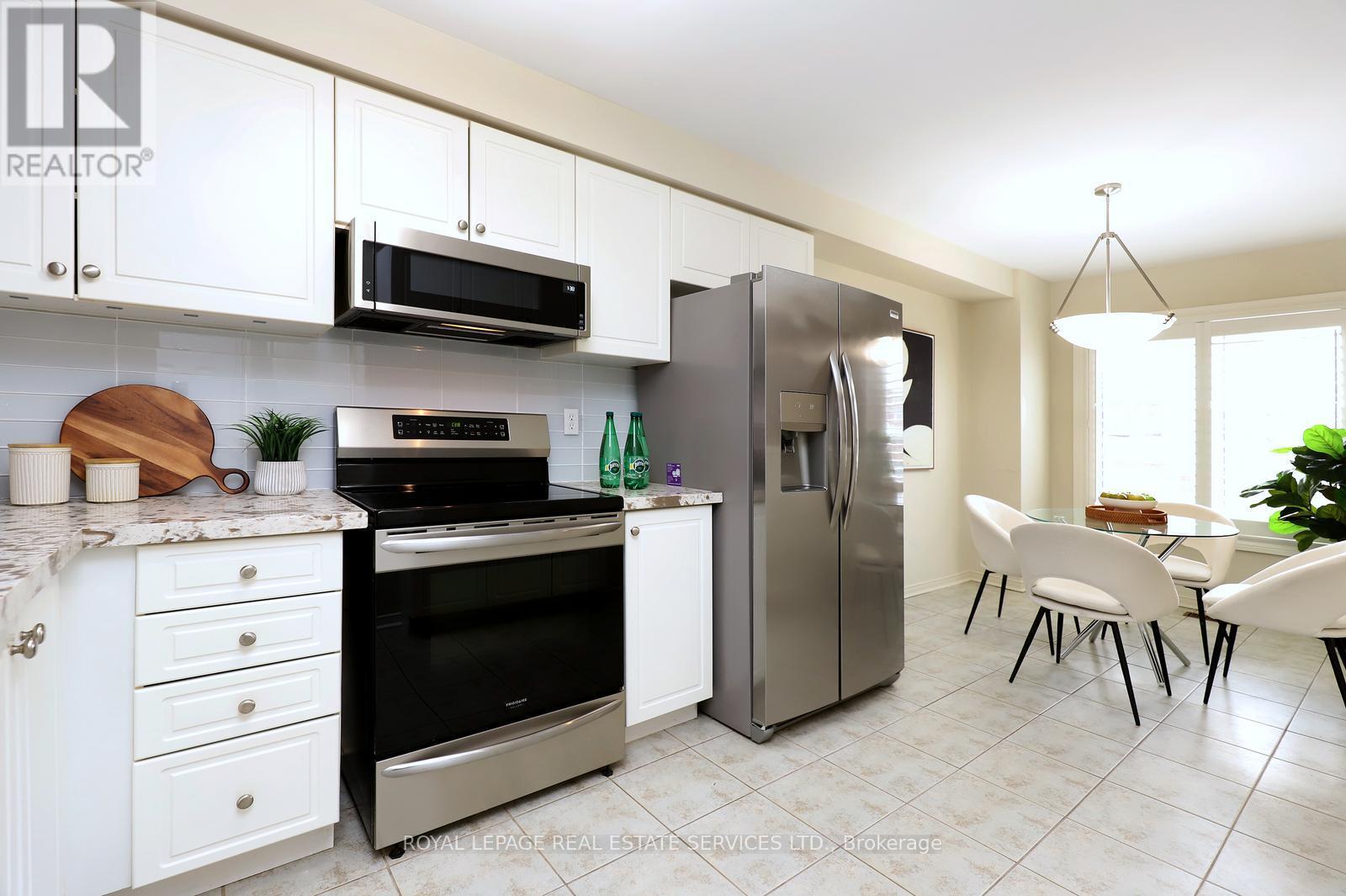 Row / Townhouse for Sale in 67 - 1575 SOUTH PARADE COURT|Mississauga (East Credit), Ontario L5M6E9 3