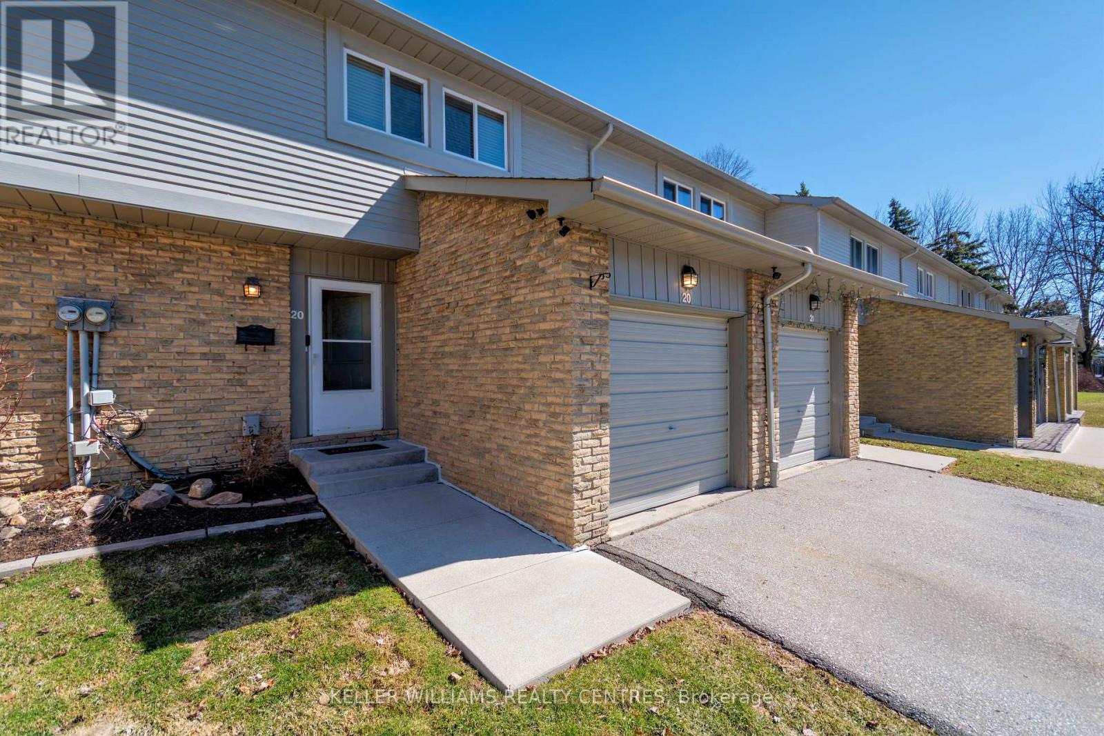 Row / Townhouse for Sale in 20 - 6779 GLEN ERIN DRIVE|Mississauga (Meadowvale), Ontario L5N2C1