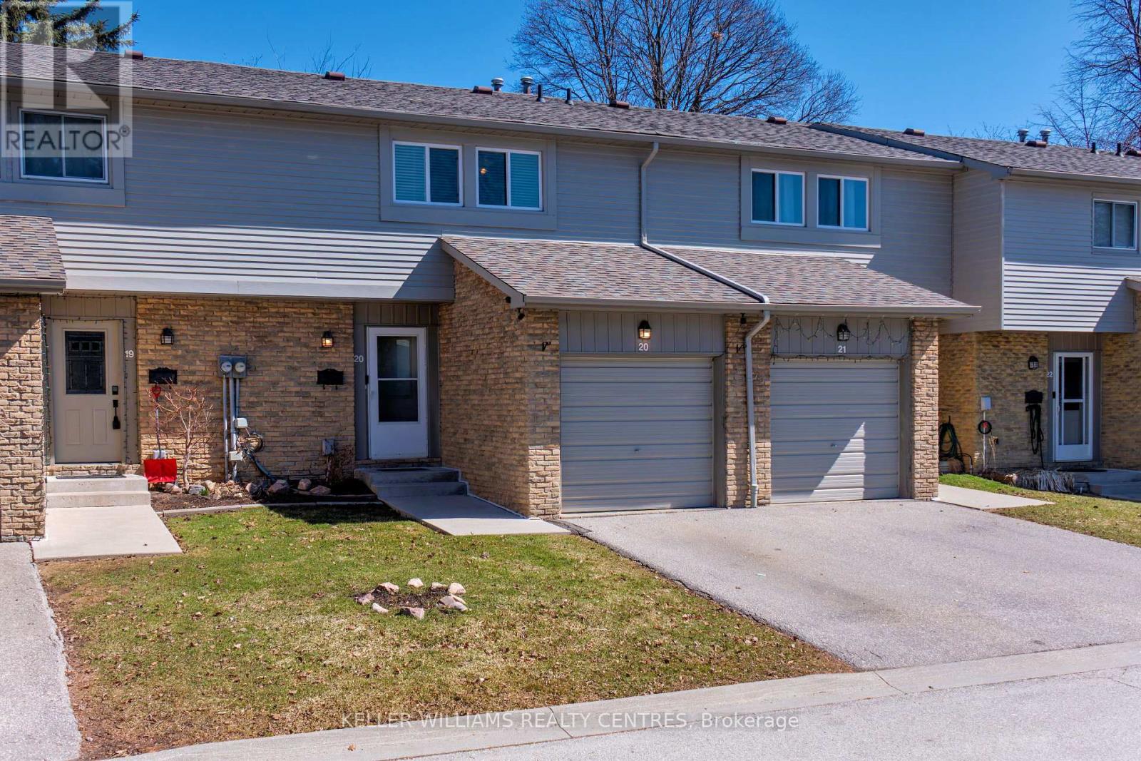 Row / Townhouse for Sale in 20 - 6779 GLEN ERIN DRIVE|Mississauga (Meadowvale), Ontario L5N2C1 2