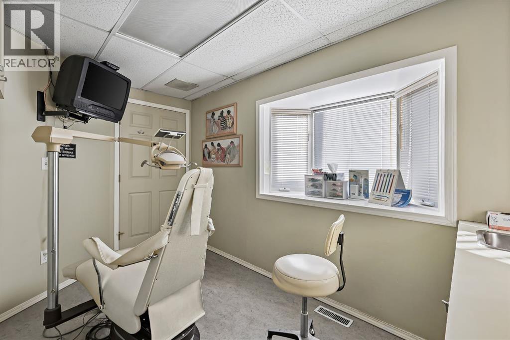 For sale: 5600 Elbow Drive SW, Calgary, Alberta T2V1H8 - A2277739 ...