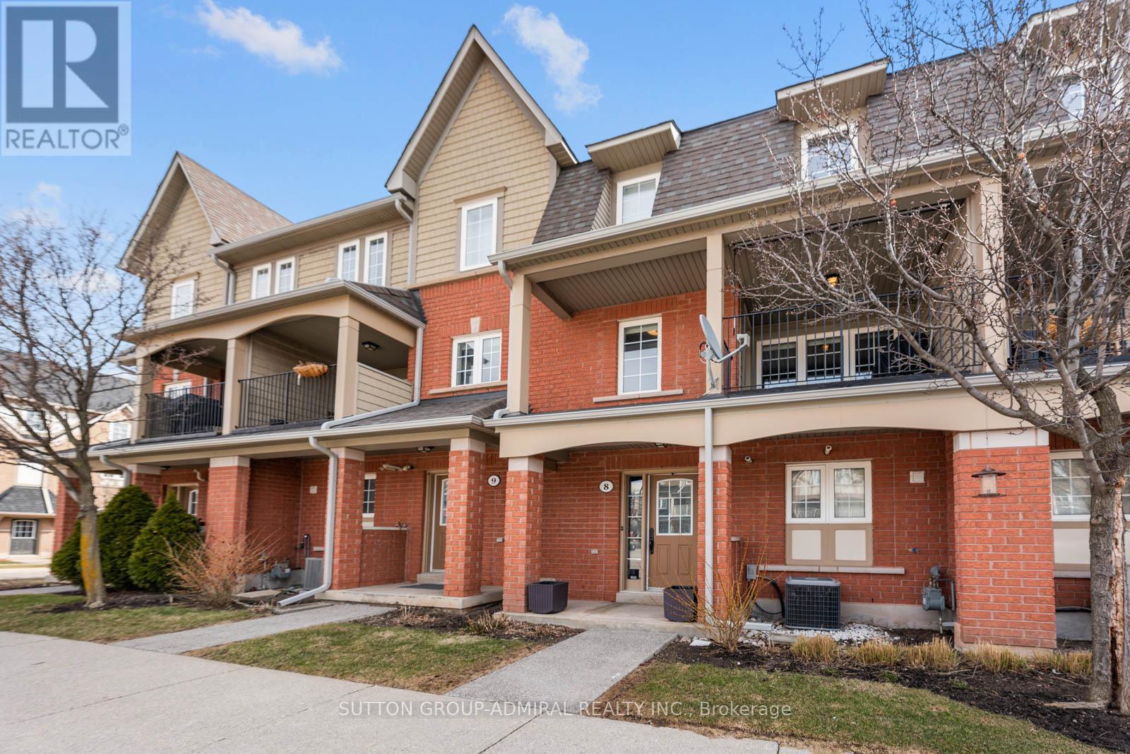 Row / Townhouse for Sale in 8 - 2341 PARKHAVEN BOULEVARD|Oakville (RO River Oaks), Ontario L6H7S5 2
