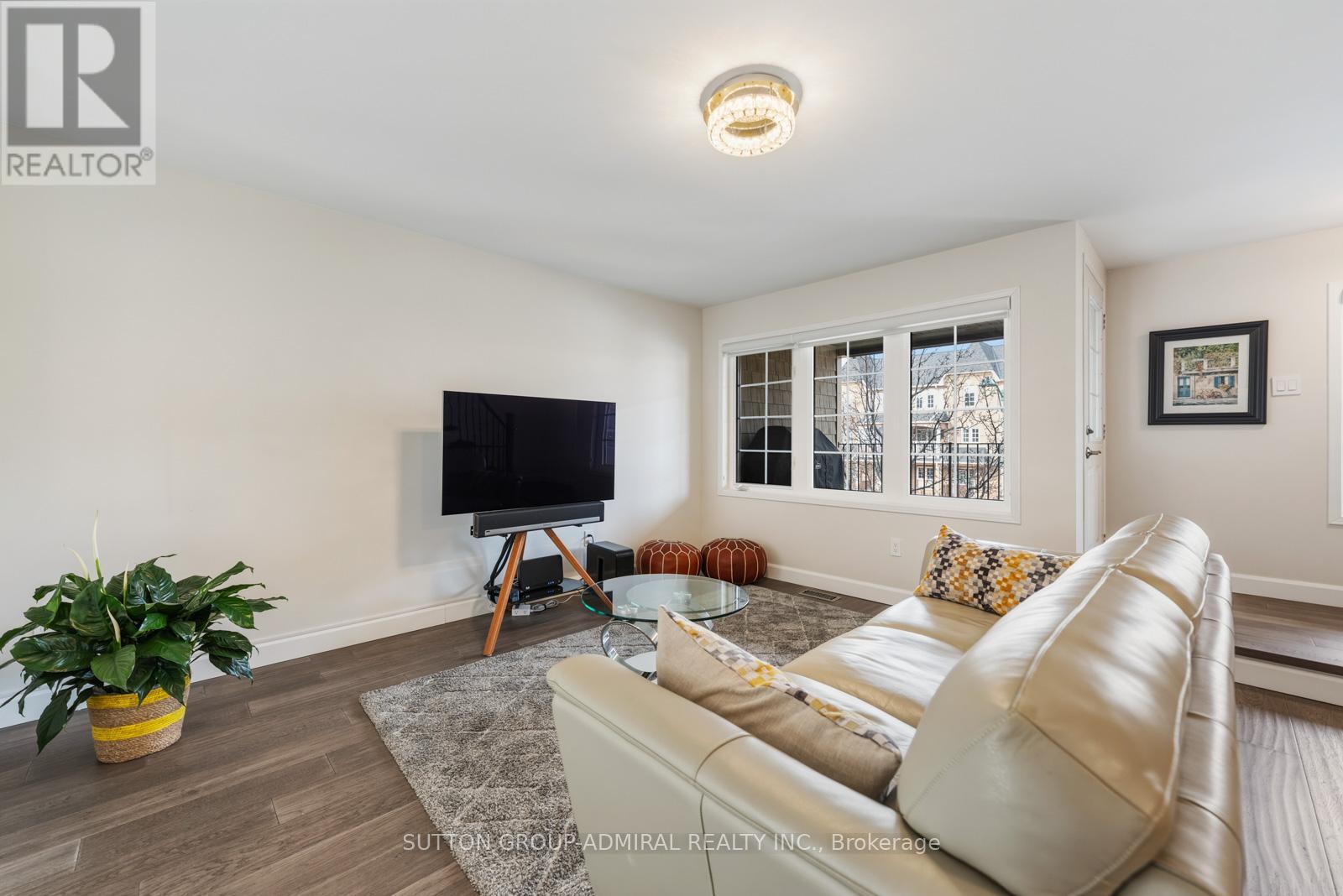 Row / Townhouse for Sale in 8 - 2341 PARKHAVEN BOULEVARD|Oakville (RO River Oaks), Ontario L6H7S5 5