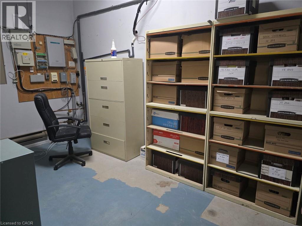 For rent: 145 LANCING Drive, Hamilton, Ontario L8W2Z9 - 40815791 ...