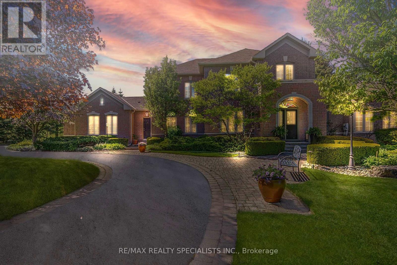 11 BRIDLEWOOD BOULEVARD