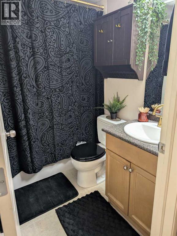 Apartment for Sale in 302, 1833 11 Avenue SW|Calgary, Alberta T3C0N7 4