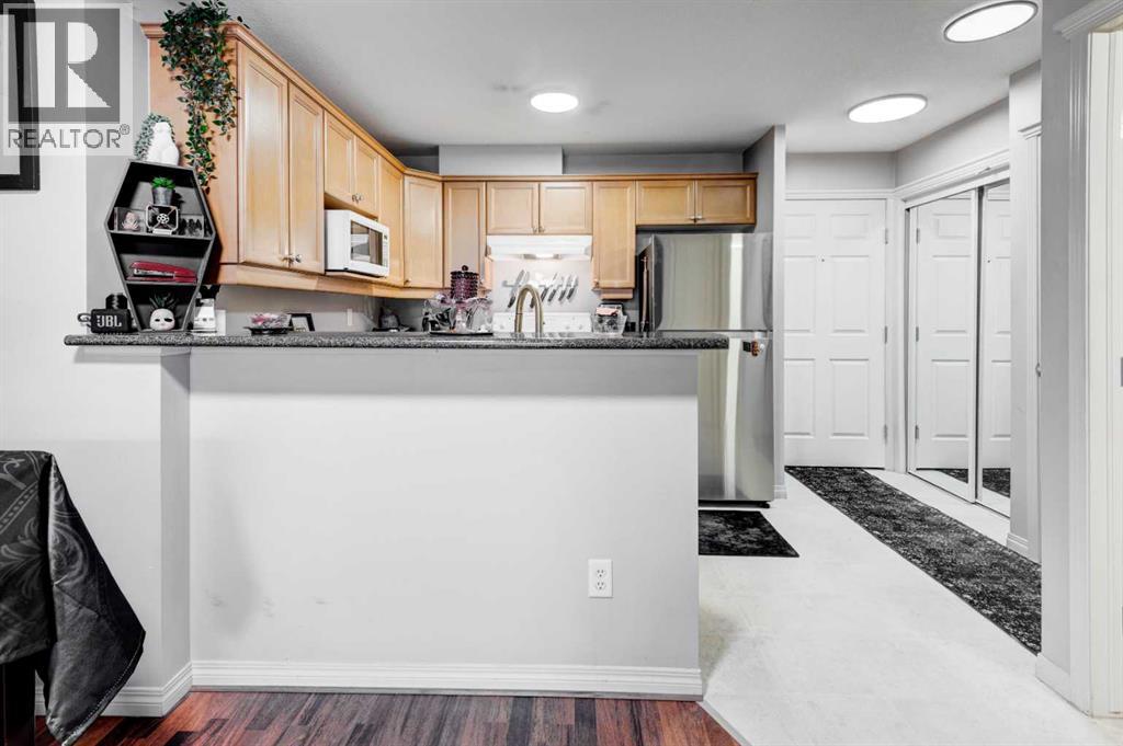 Apartment for Sale in 302, 1833 11 Avenue SW|Calgary, Alberta T3C0N7 3