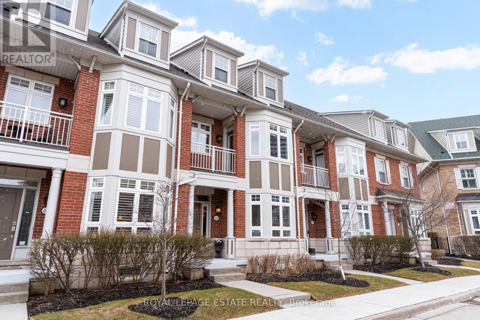 Row / Townhouse for Sale in 66 COMPASS WAY|Mississauga (Port Credit), Ontario L5G4T8 3