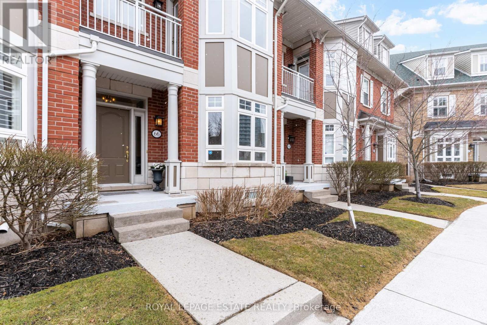 Row / Townhouse for Sale in 66 COMPASS WAY|Mississauga (Port Credit), Ontario L5G4T8 4