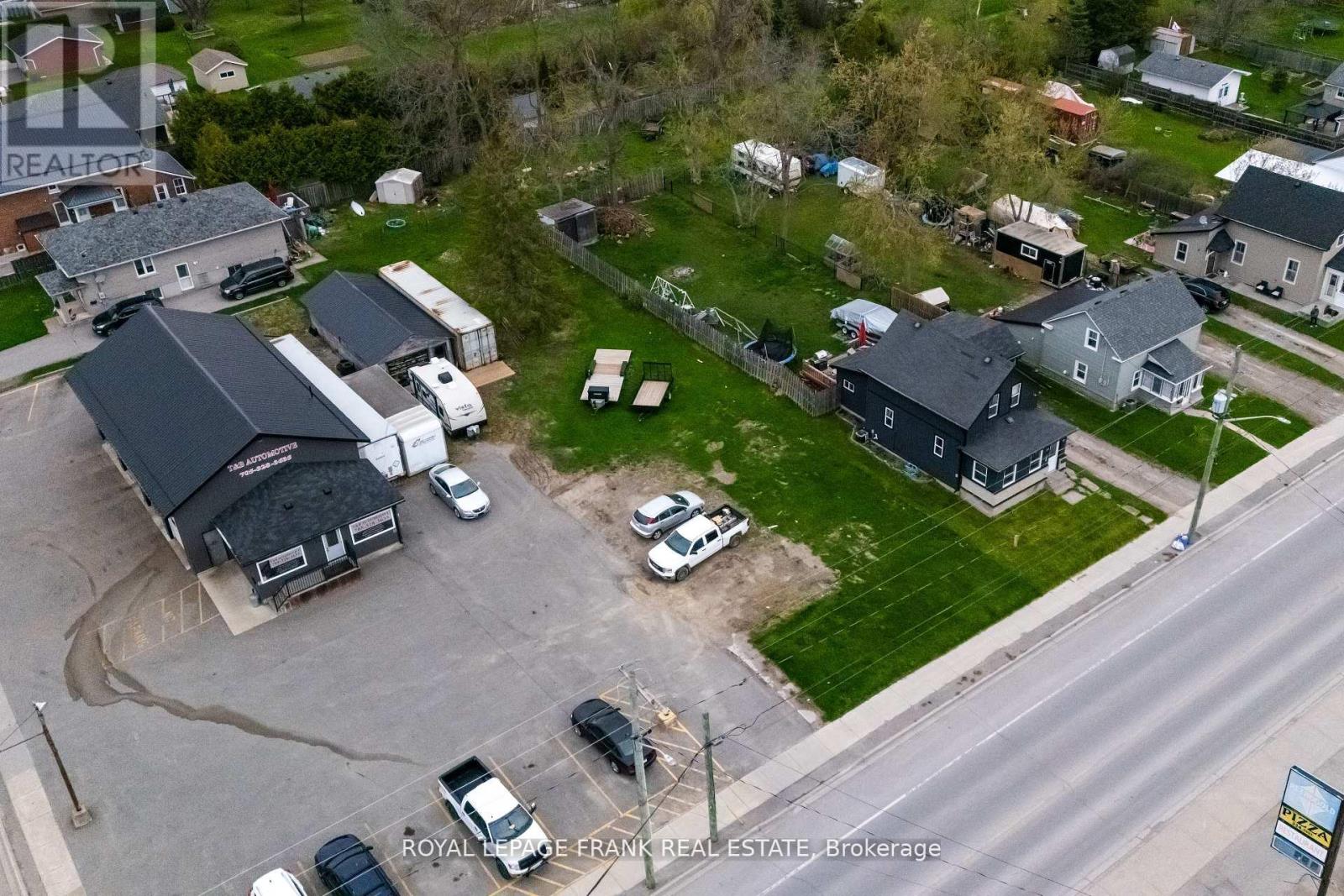 KG！NEIGHBORHOOD For sale: 122 QUEEN STREET, Kawartha Lakes (Lindsay), Ontario