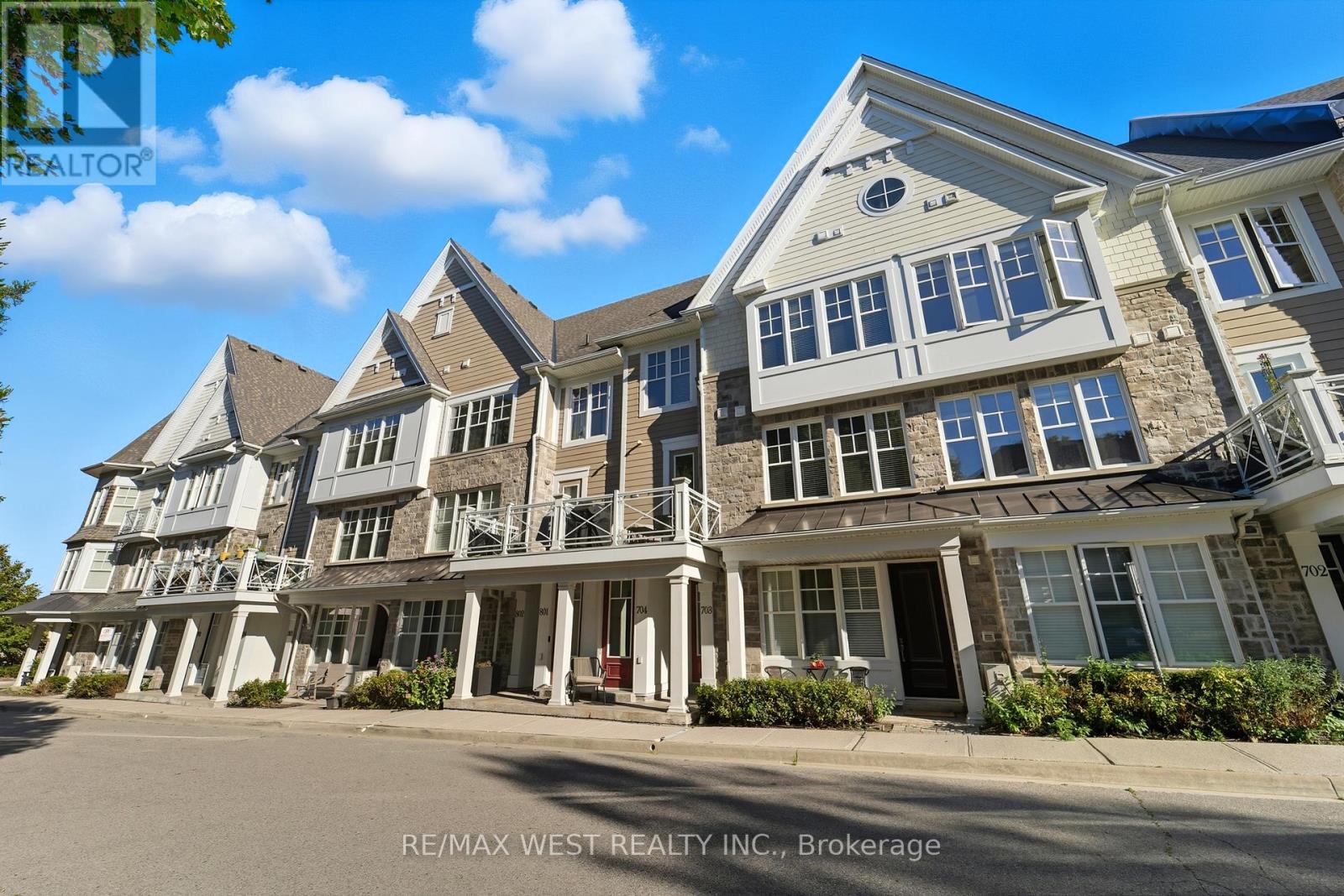 Row / Townhouse for Sale in 703 - 1011 DETA ROAD|Mississauga (Lakeview), Ontario L5E0A2 3