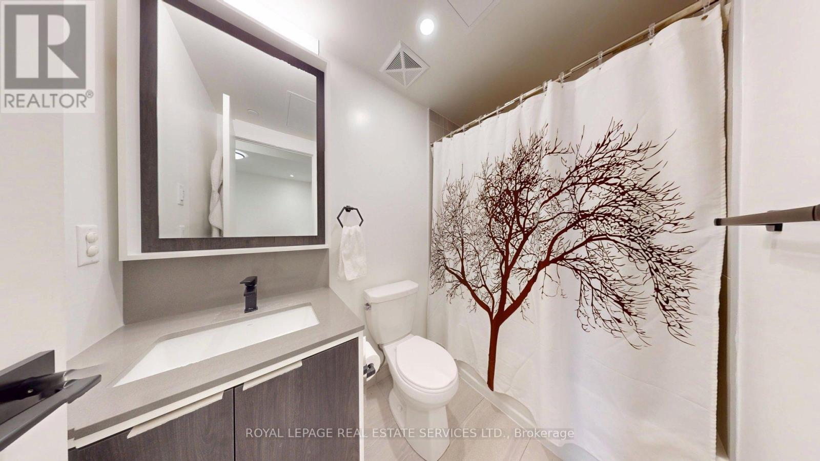 Row / Townhouse for Sale in 105 - 36 ZORRA STREET|Toronto (Islington-City Centre West), Ontario M8Z0G5 5