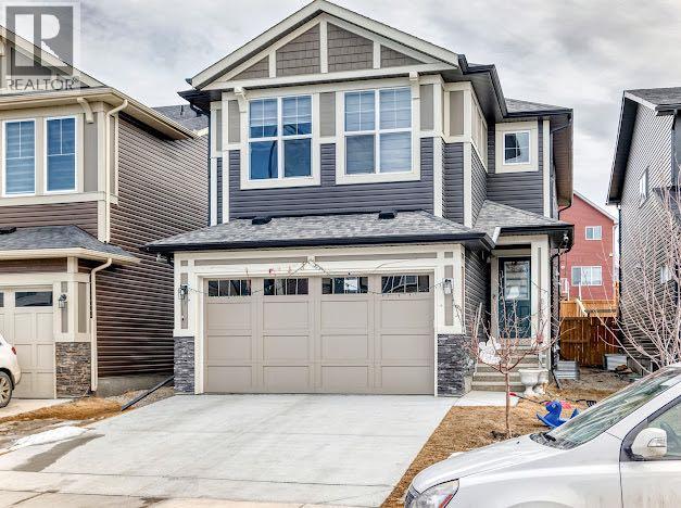 House for Sale in 198 Lucas Heights NW|Calgary, Alberta T3P1X4 2
