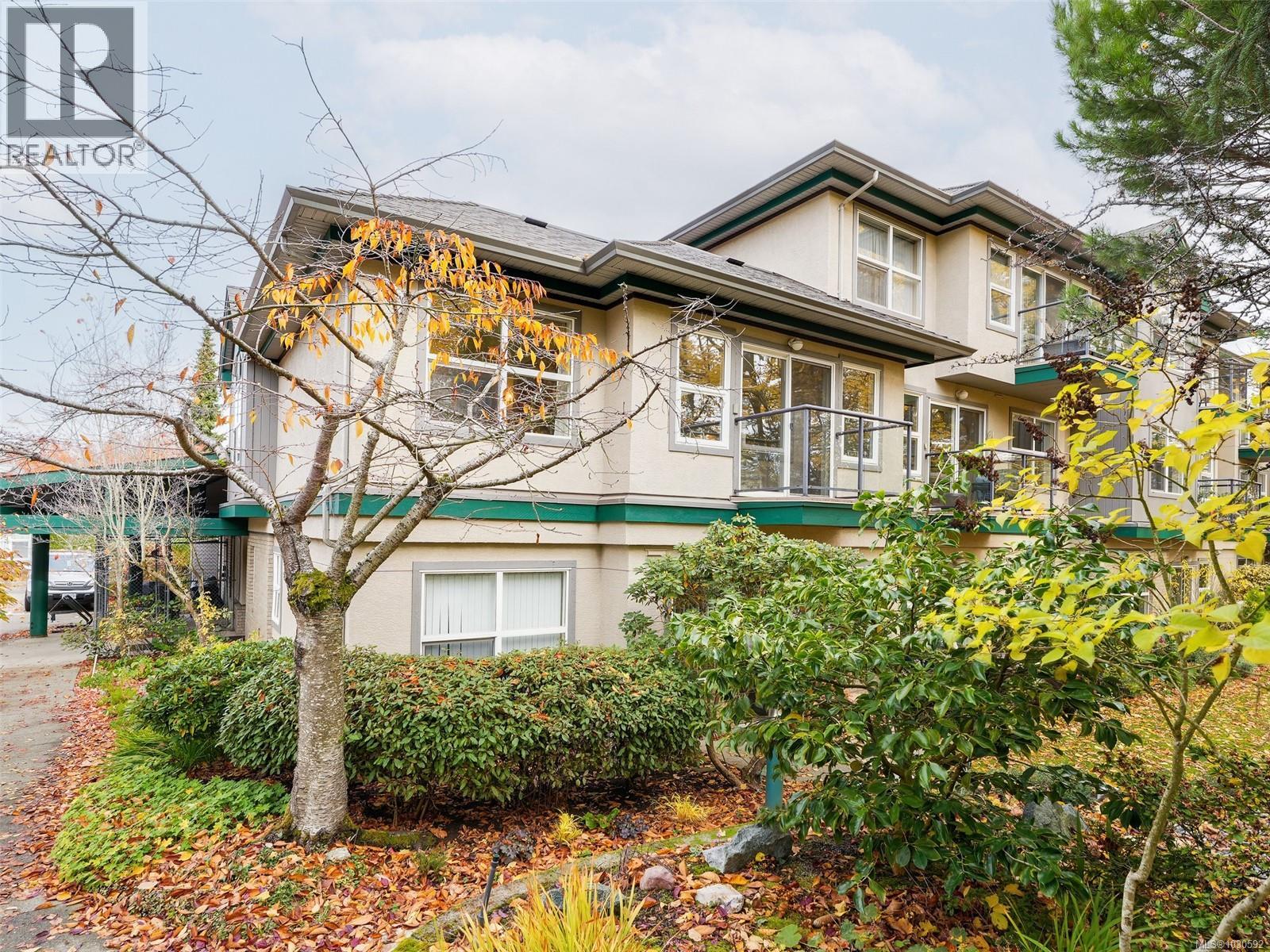 213 1485 Garnet Rd, Saanich, British Columbia V8P5T5