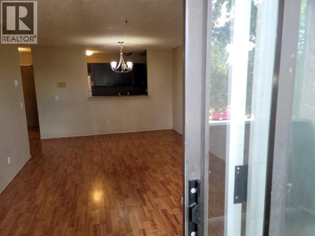 Apartment for Sale in 209, 1712 38 Street SE|Calgary, Alberta T2A1H1 5