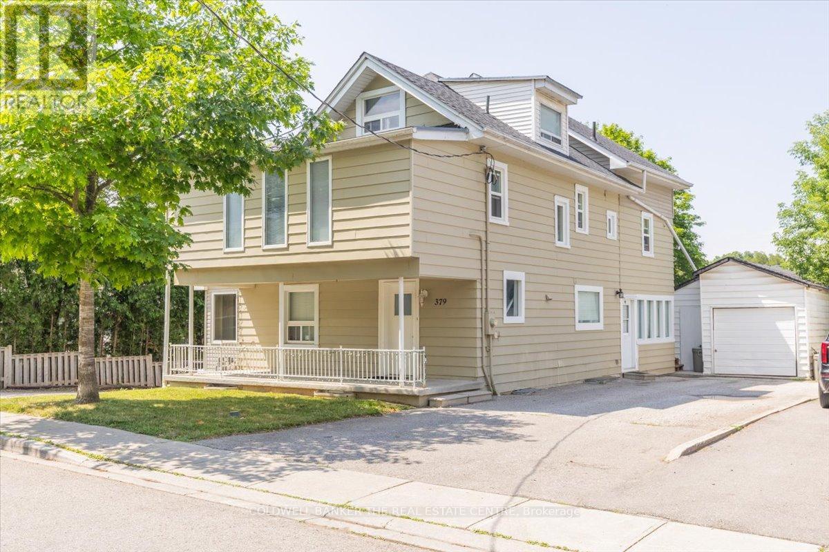 379 SIMCOE STREET