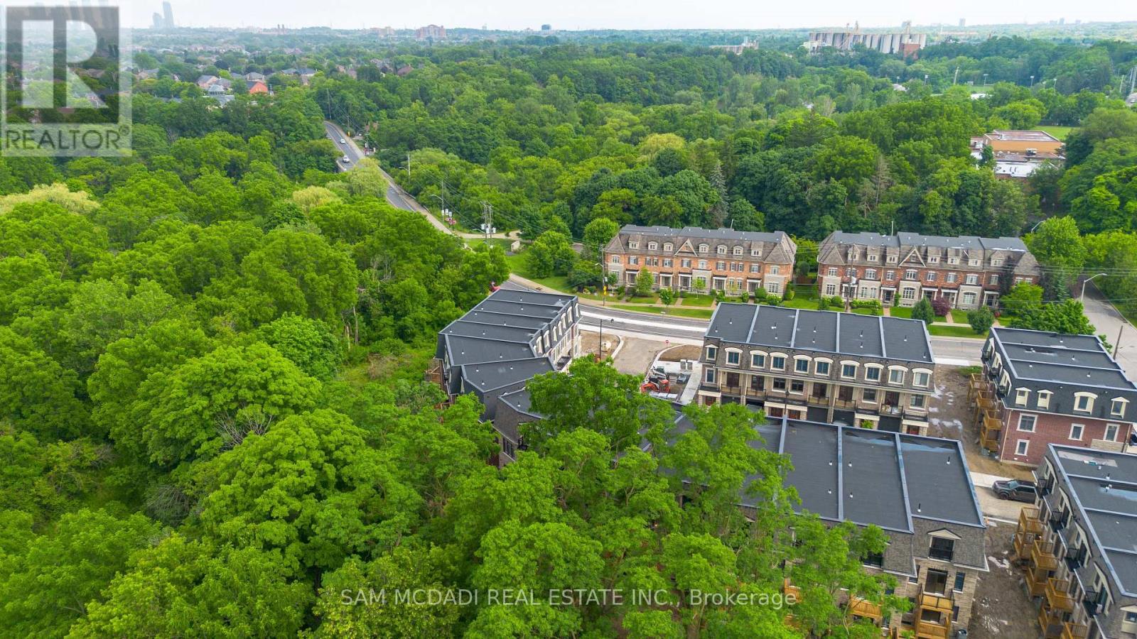 Row / Townhouse for Sale in 90 SALINA STREET|Mississauga (Streetsville), Ontario L4M1X8 3