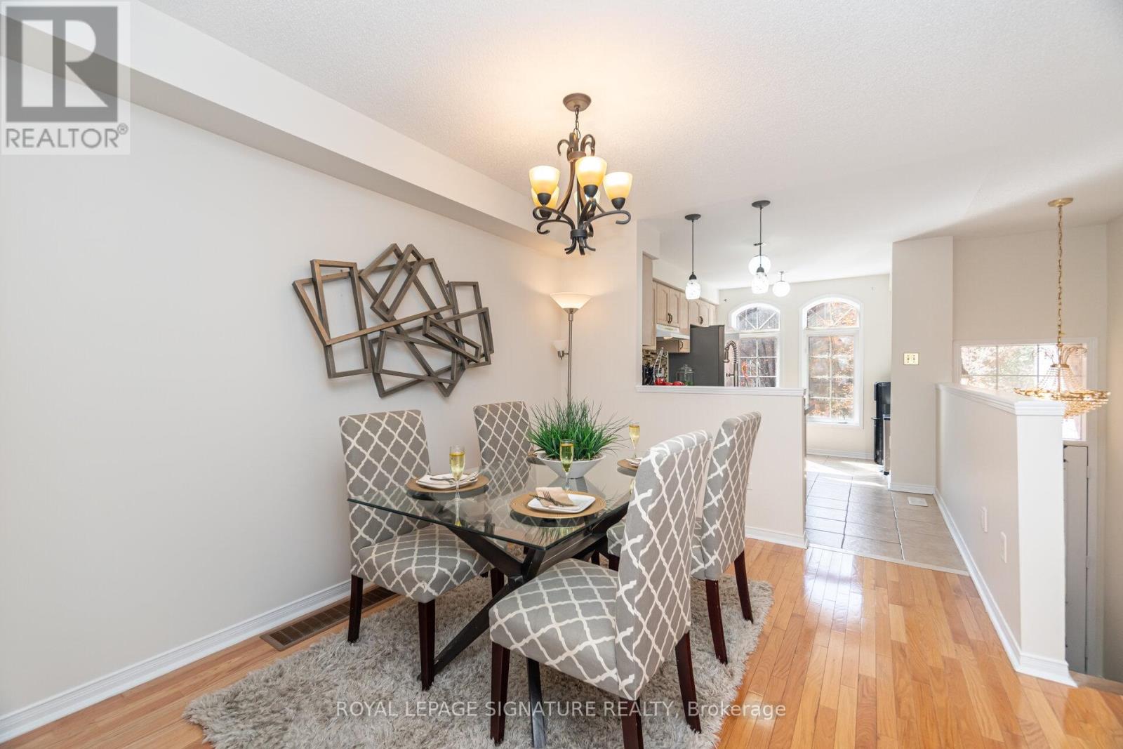 Row / Townhouse for Sale in 7131 CHATHAM COURT|Mississauga (Lisgar), Ontario L5N8R1 3