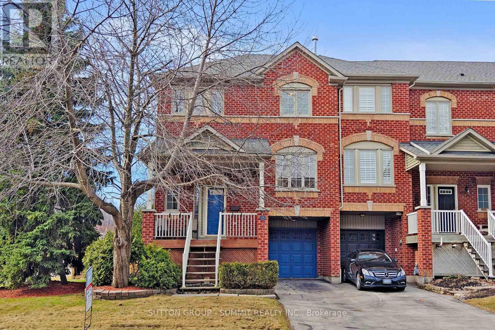 Row / Townhouse for Sale in 1591 WOODHENGE WAY|Mississauga (Meadowvale Village), Ontario L5N7T1 2