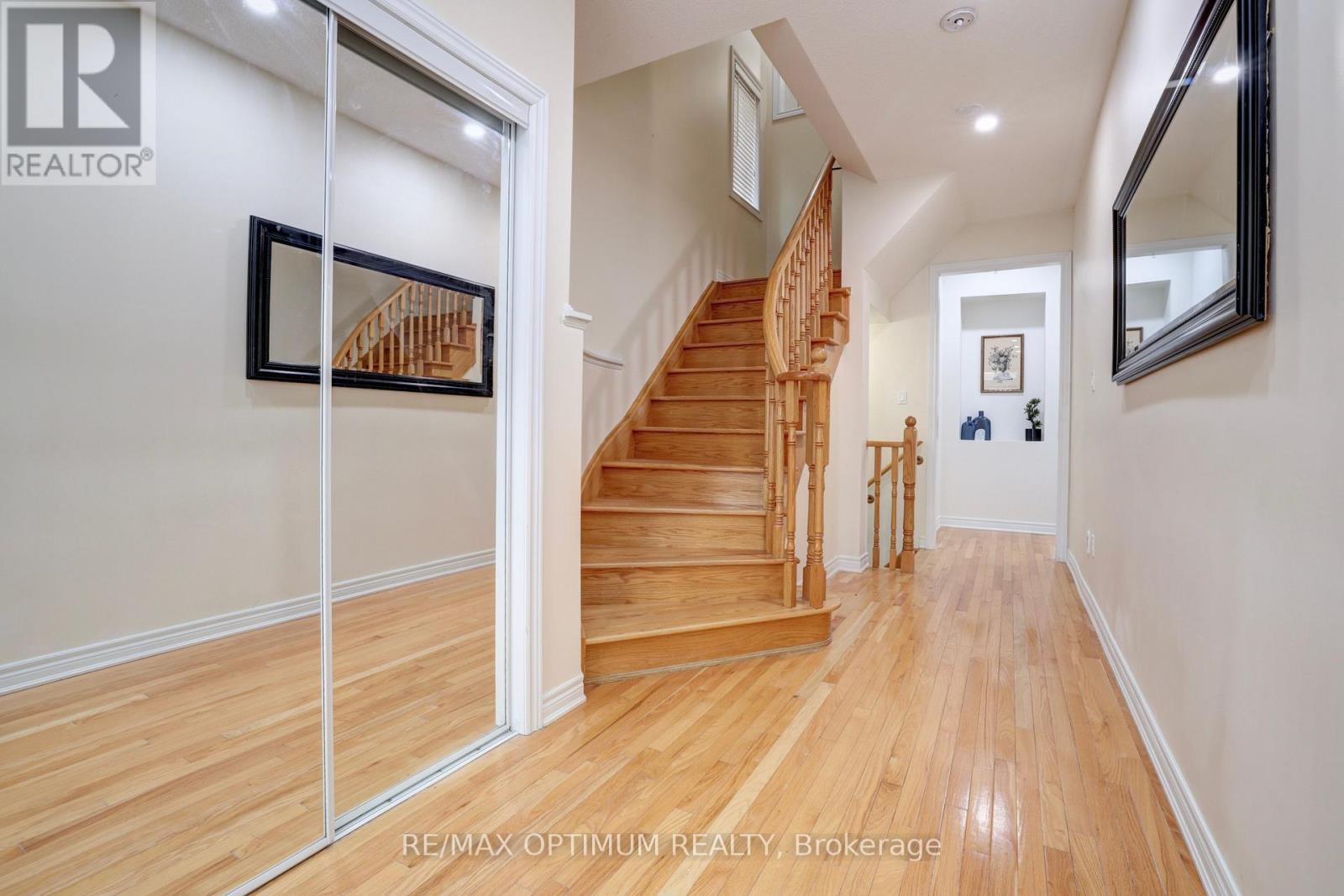 Row / Townhouse for Sale in 21 SAINT EUGENE STREET|Brampton (Bram West), Ontario L6Y0N5 4