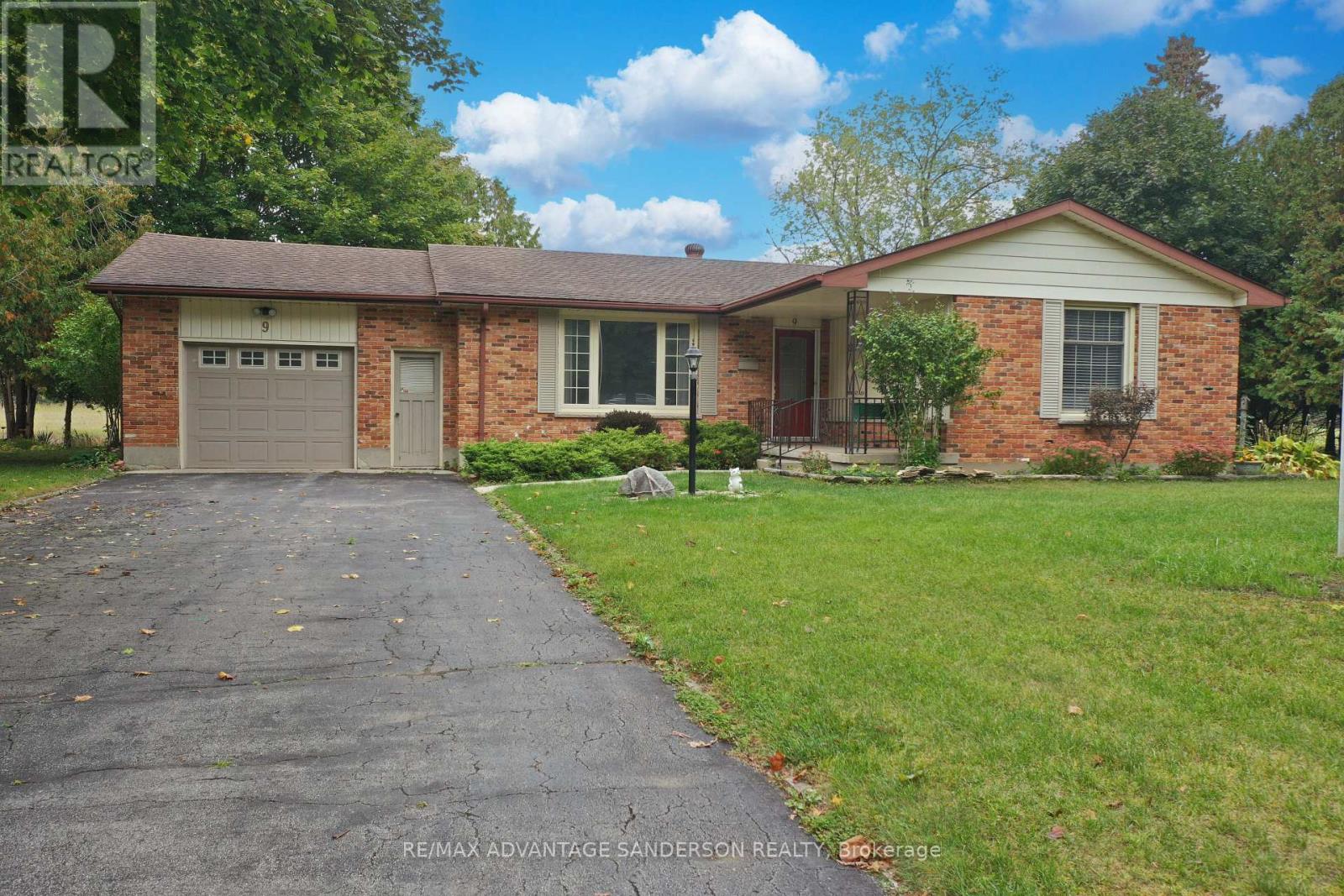For sale: 9 JAMES STREET, Middlesex Centre (Poplar Hill), Ontario