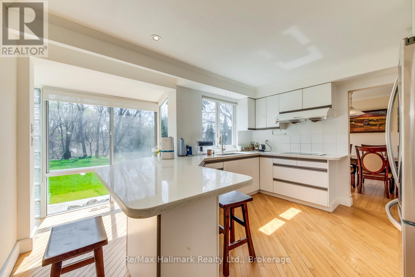 For sale: 494 CHARTWELL ROAD, Oakville (OO Old Oakville), Ontario ...