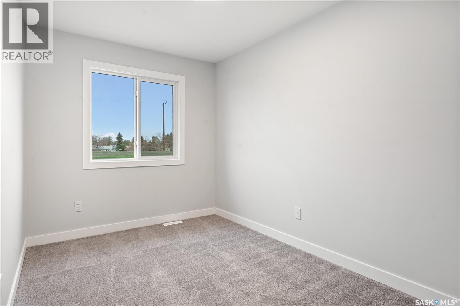 3045 Green Turtle ROAD, Regina, Saskatchewan S4V4E5 | REALTOR.ca
