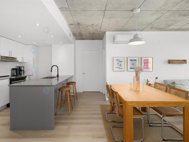 2000 Rue Remembrance