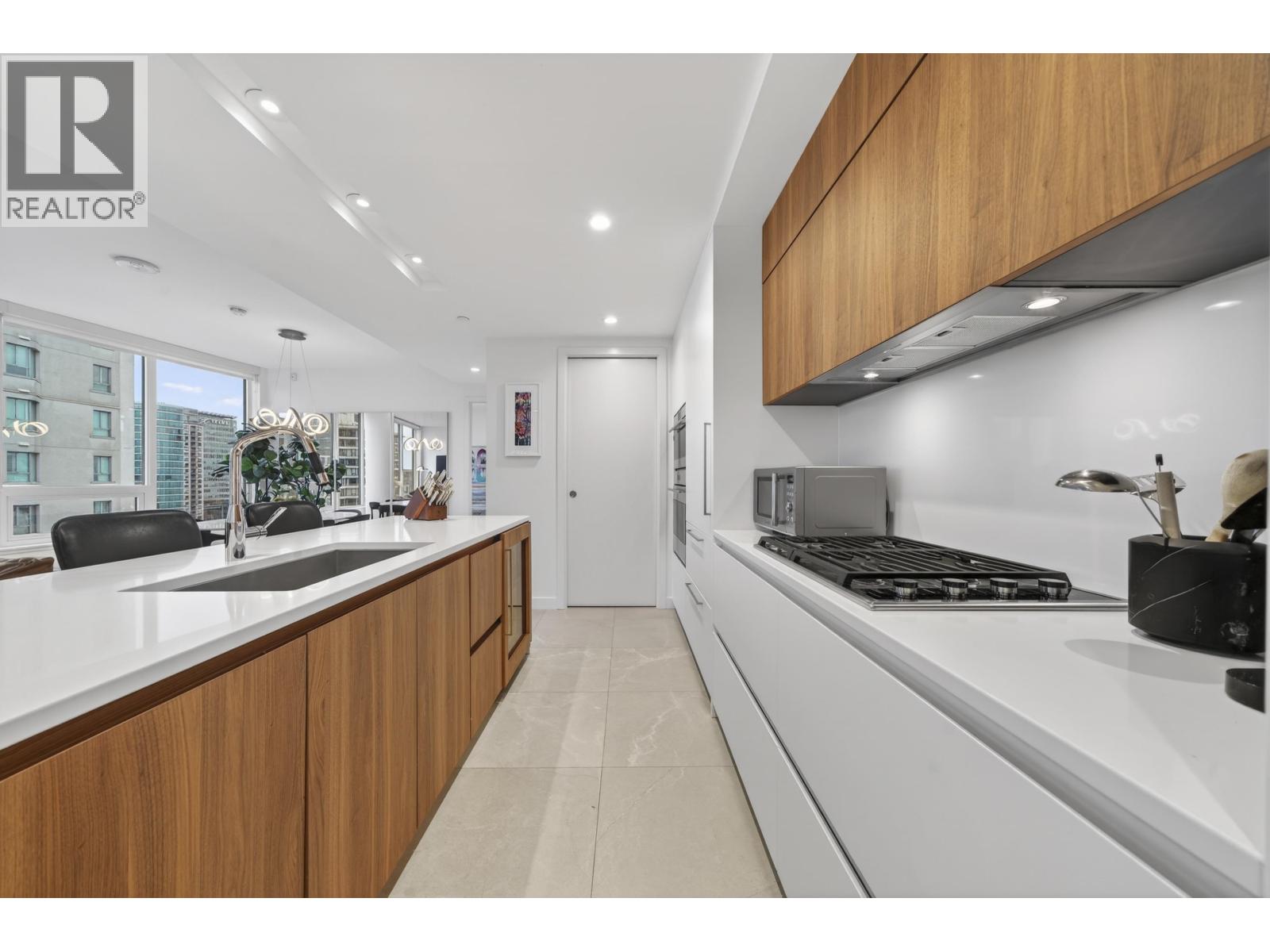 2205 885 CAMBIE STREET