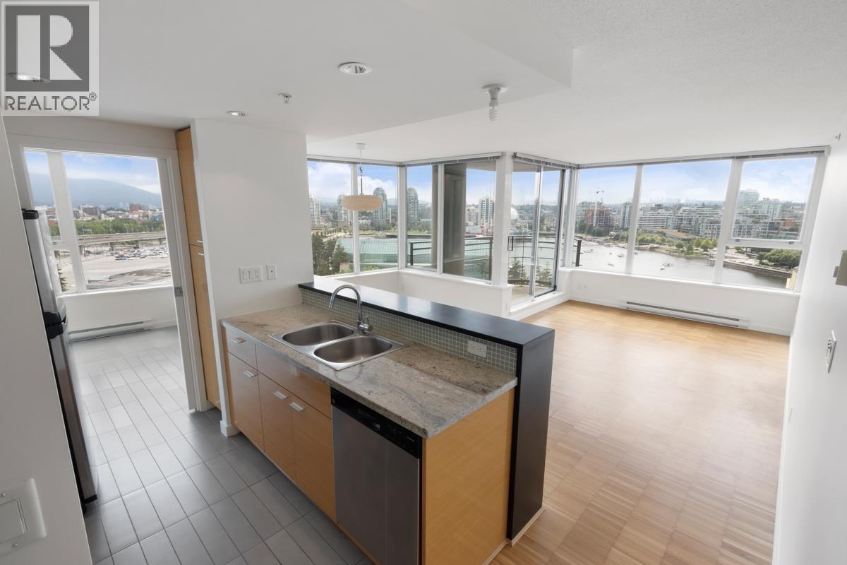 1902 33 SMITHE STREET