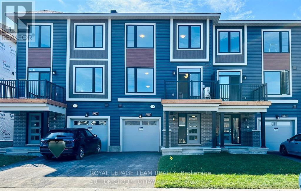 959 EILEEN VOLLICK CRESCENT