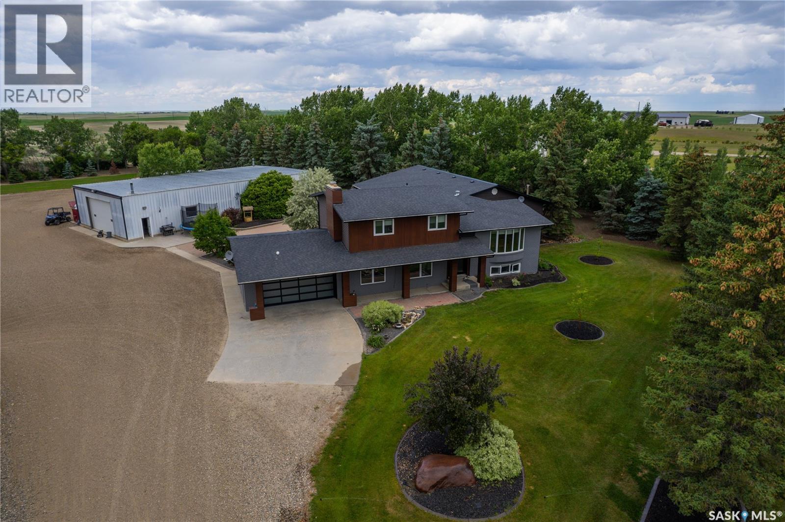 Kindersley Acreage