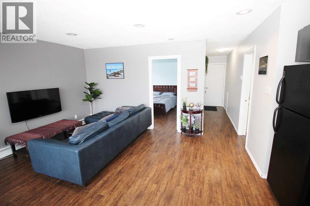 Apartment for Sale in 402, 1612 14 Avenue SW|Calgary, Alberta T3C0W5 3