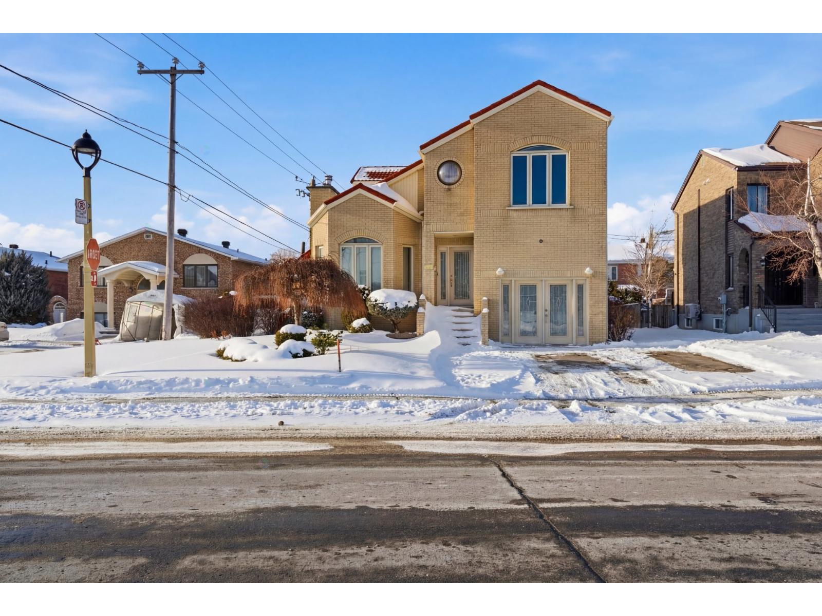 8217 Rue Pierre-Maguet