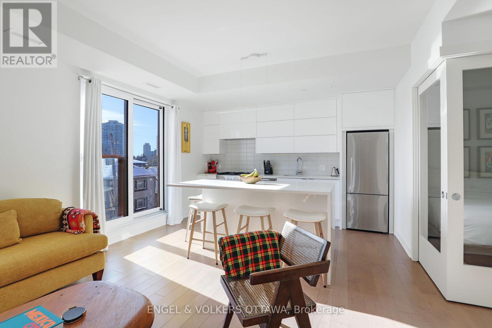 308 - 135 BARRETTE STREET