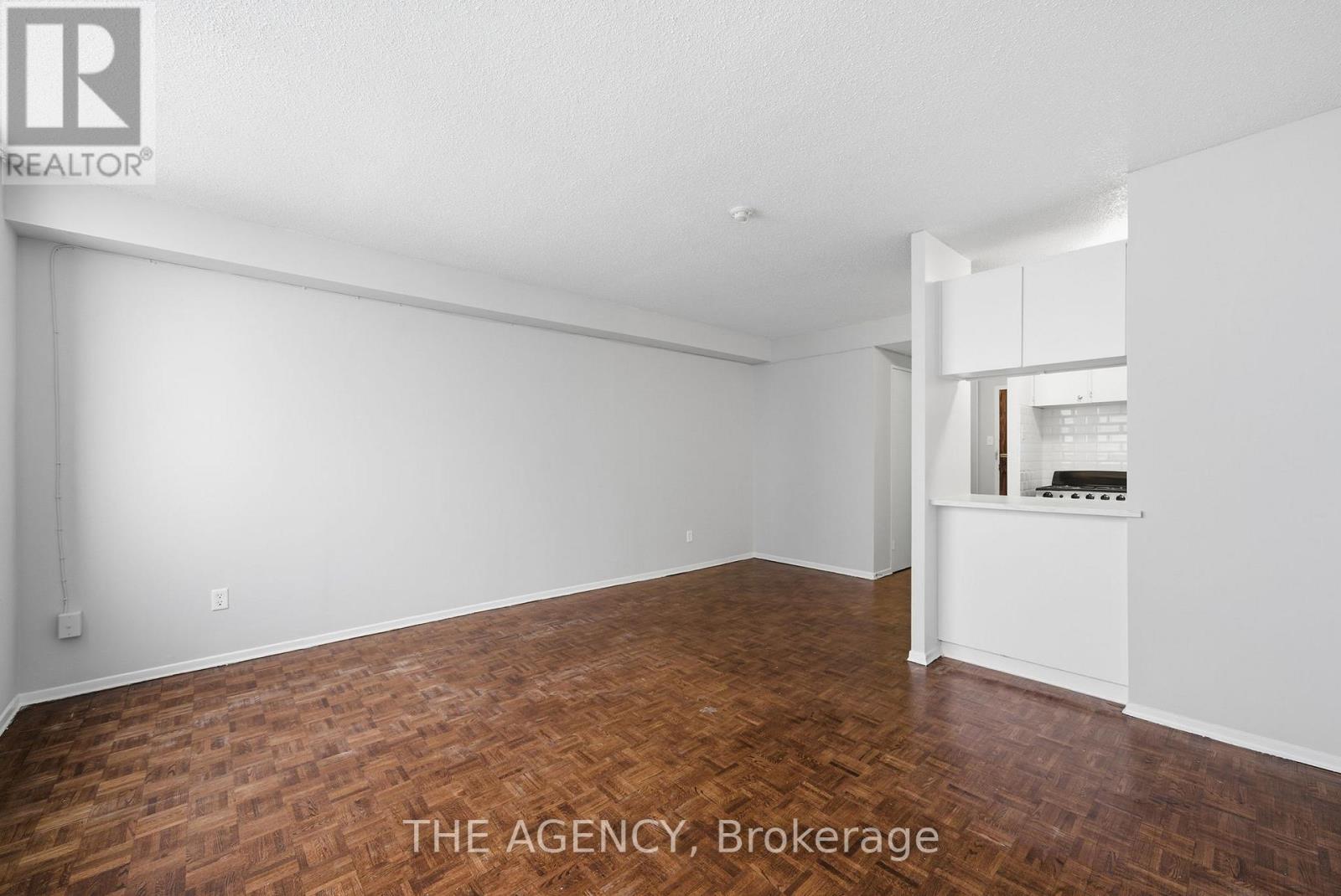 1302B - 2360 DUNDAS STREET W