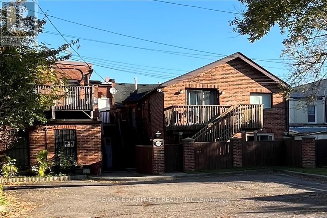 B - 56 KING STREET W