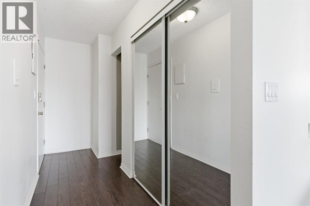 Apartment for Sale in 302, 2508 17 Street SW|Calgary, Alberta T2T4M8 3