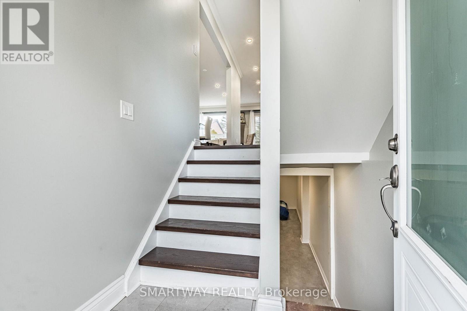 Row / Townhouse for Sale in 10 - 2445 HOMELANDS DRIVE|Mississauga (Sheridan), Ontario L5K2C6 4