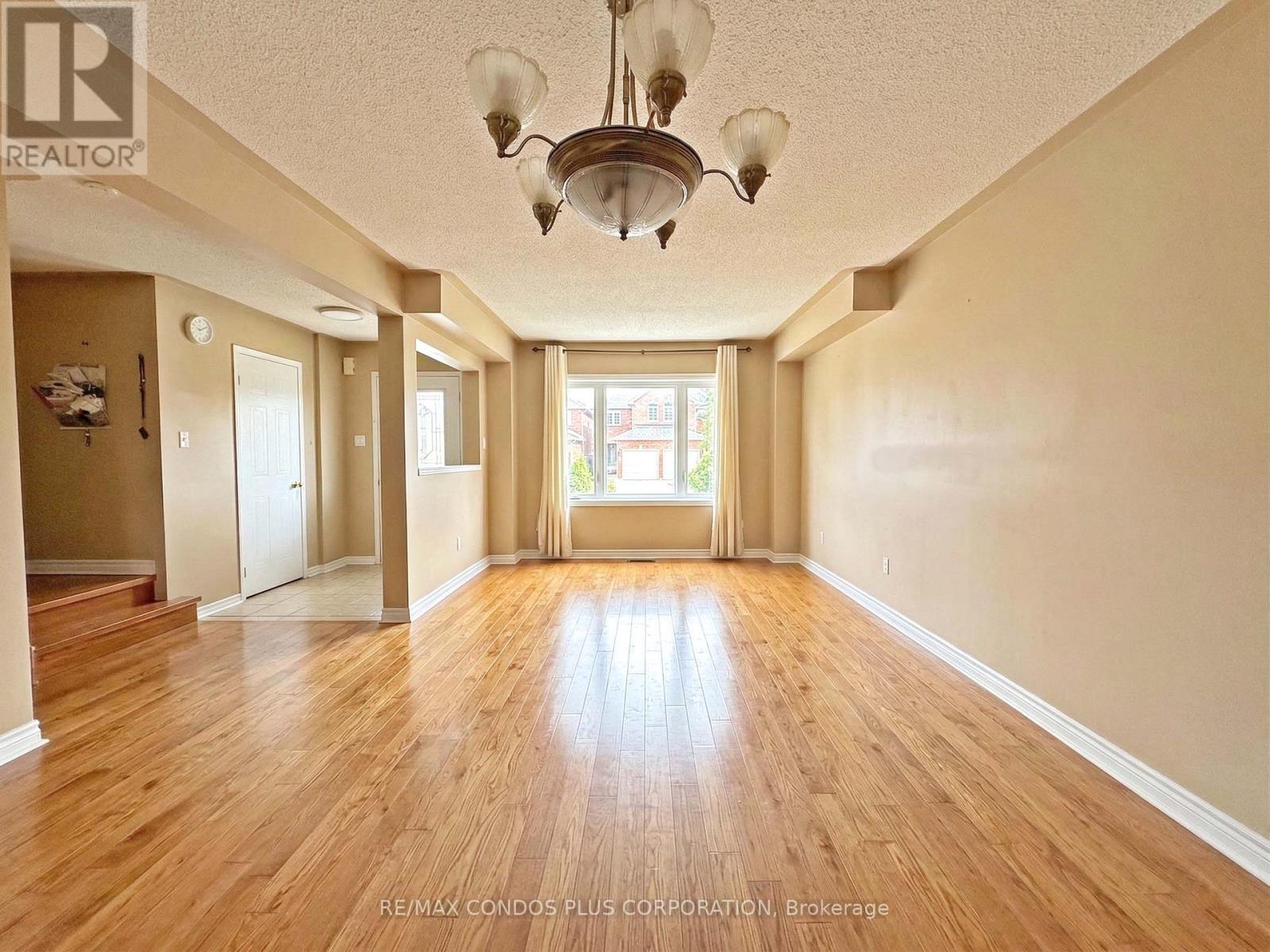 Row / Townhouse for Sale in 517 RAVENSTONE CRESCENT|Mississauga (Hurontario), Ontario L5R4A6 5