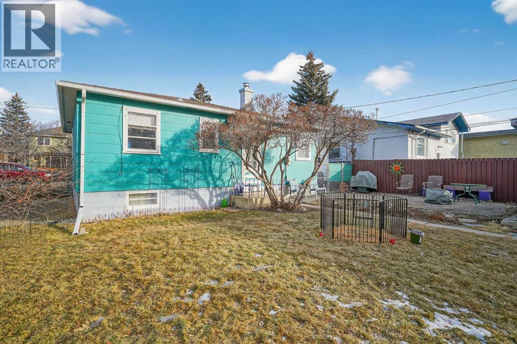 House for Sale in 1411 20 Avenue NW|Calgary, Alberta T2M1G6 4