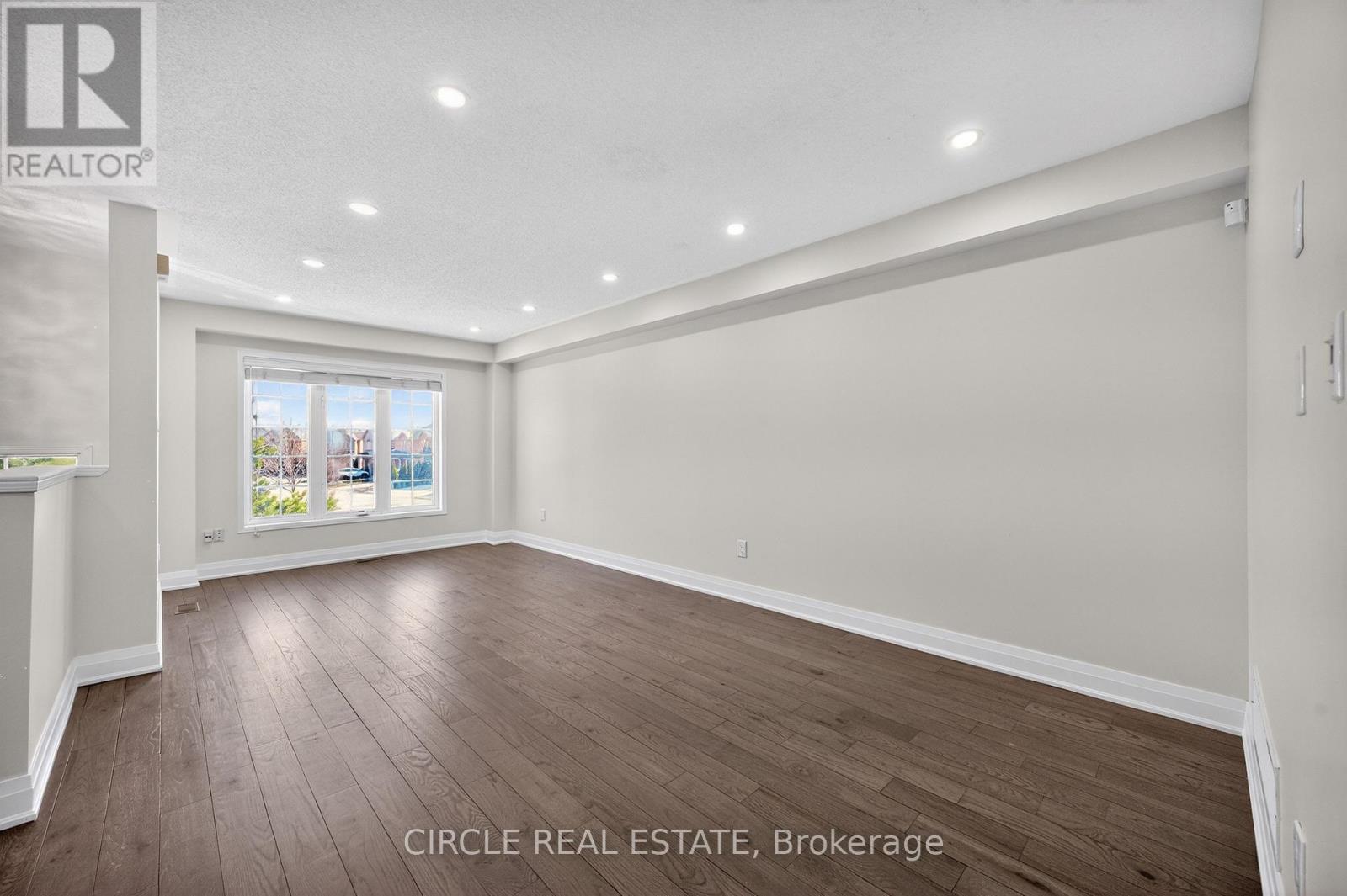 Row / Townhouse for Sale in 4 - 4950 ALBINA WAY|Mississauga (Hurontario), Ontario L4Z4J6 5