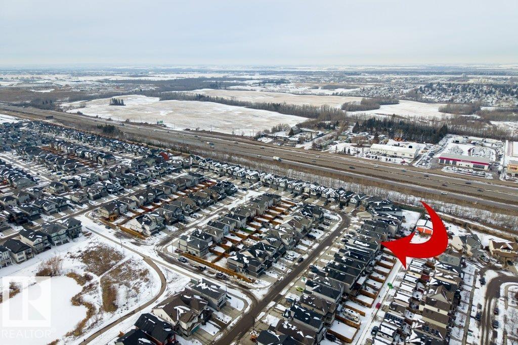 For sale: 9939 222 ST NW, Edmonton, Alberta T5T7L8 - E4480325