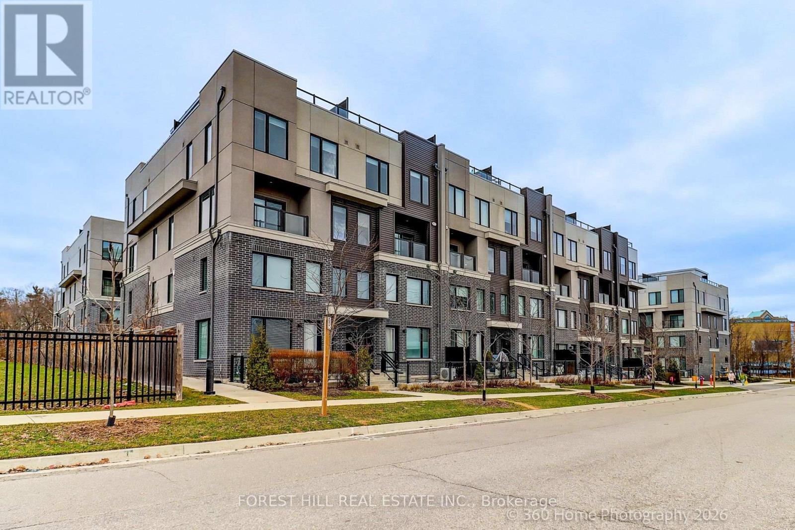 Row / Townhouse for Sale in 12 - 3472 WIDDICOMBE WAY|Mississauga (Erin Mills), Ontario L5L0B8 2