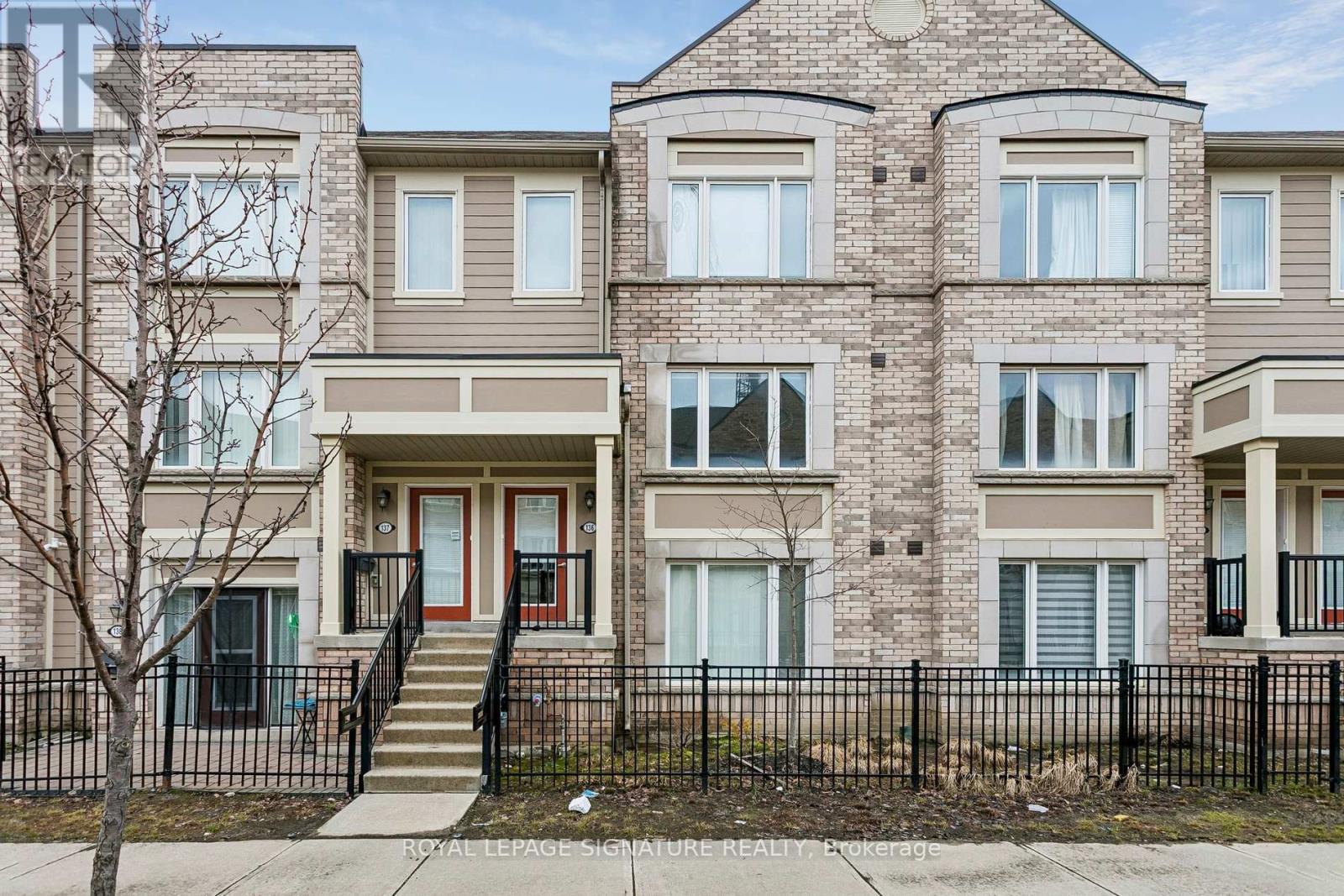 Row / Townhouse for Sale in 136 - 1 BECKENROSE COURT|Brampton (Bram West), Ontario L6Y6G2